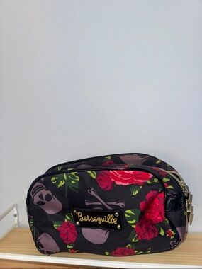 Betseyville Black Skull & Rose Cosmetic Bag